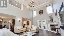 Vaulted ceilings in the family room - 