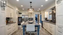 Beautifully updated kitchen - 