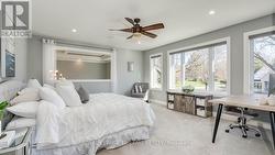 Huge primary bedroom - 