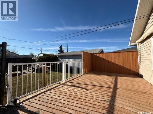 326 3Rd Avenue Sw, Eston, SK - Outdoor With Exterior