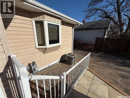 326 3Rd Avenue Sw, Eston, SK - Outdoor With Exterior
