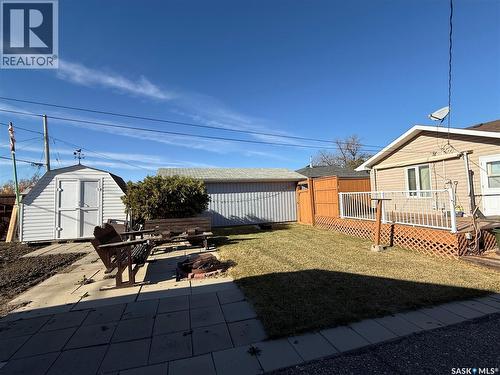 326 3Rd Avenue Sw, Eston, SK - Outdoor