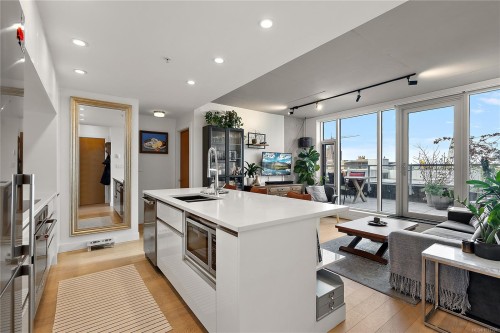 604-989 Johnson St  Victoria, BC V8V 0E3