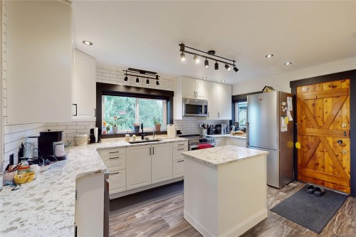 2241 Benko Rd, Mill Bay, BC 