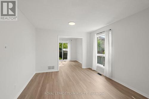 93 Hewitt Way, Ottawa, ON - Indoor Photo Showing Other Room