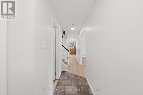 93 Hewitt Way, Ottawa, ON - Indoor Photo Showing Other Room
