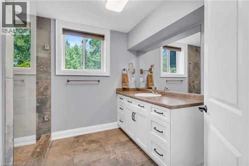 5594 First Line, Erin, ON - Indoor Photo Showing Bathroom