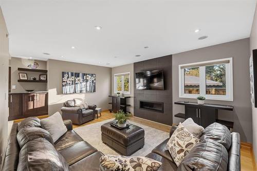 449 Lyndale Dr, Winnipeg, MB 