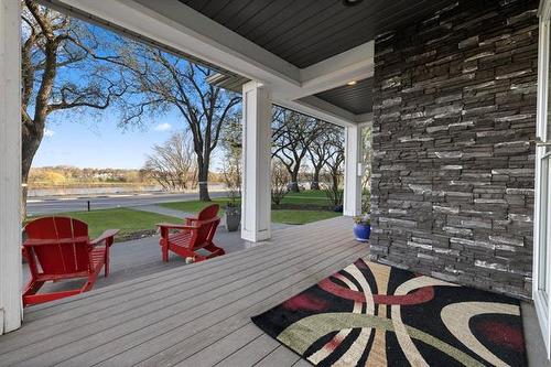 449 Lyndale Dr, Winnipeg, MB 