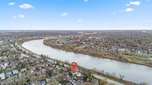449 Lyndale Dr, Winnipeg, MB 