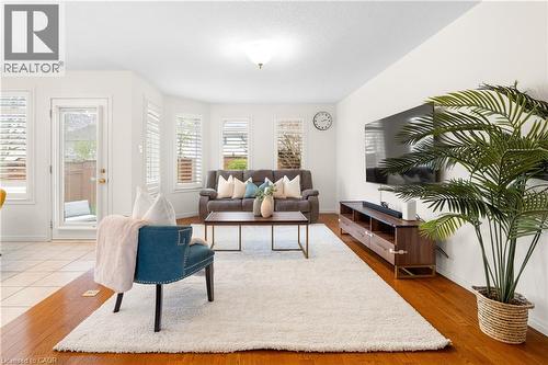 131 Swift Crescent, Guelph, ON - Indoor Photo Showing Living Room