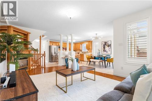 131 Swift Crescent, Guelph, ON - Indoor Photo Showing Living Room