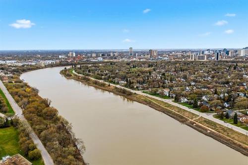 56 Monck Ave, Winnipeg, MB 