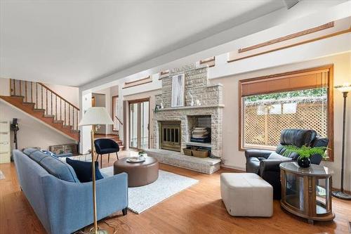 394 Thompson Dr, Winnipeg, MB 