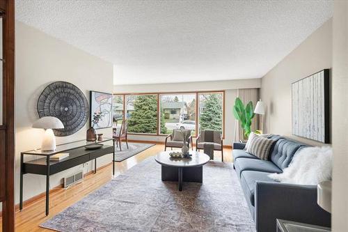 394 Thompson Dr, Winnipeg, MB 