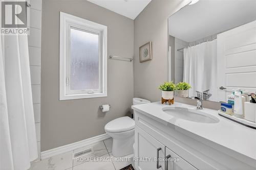 2835 Foxden Square, Pickering, ON - Indoor Photo Showing Bathroom