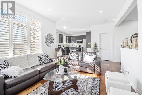 2386 Natasha Circle, Oakville, ON - Indoor Photo Showing Living Room