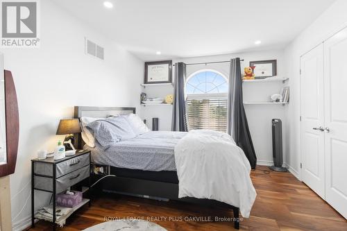 2386 Natasha Circle, Oakville, ON - Indoor Photo Showing Bedroom