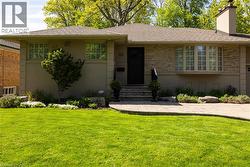 23 GLENMANOR Drive Oakville, ON L6K 2B3