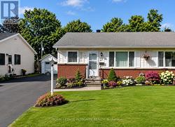 65 ROTHESAY DRIVE  Ottawa, ON K2L 1N6