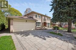 18 SWANSDOWN DRIVE Toronto, ON M2L 2N1