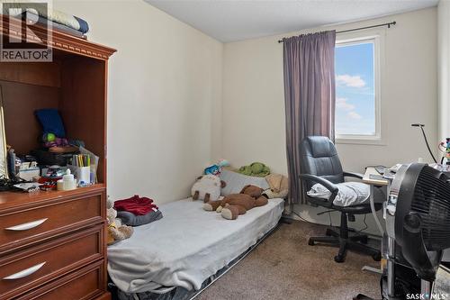 4122 Castle Road, Regina, SK - Indoor Photo Showing Bedroom