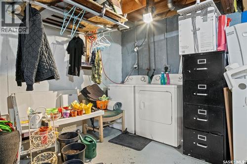 4122 Castle Road, Regina, SK - Indoor Photo Showing Laundry Room