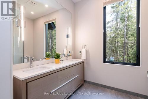 110 Pheasant Run, Blue Mountains, ON - Indoor Photo Showing Bathroom