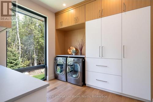 110 Pheasant Run, Blue Mountains, ON - Indoor Photo Showing Laundry Room