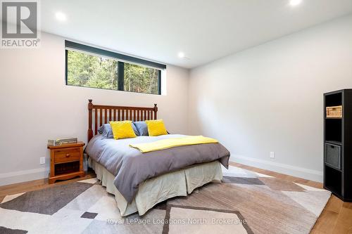 110 Pheasant Run, Blue Mountains, ON - Indoor Photo Showing Bedroom
