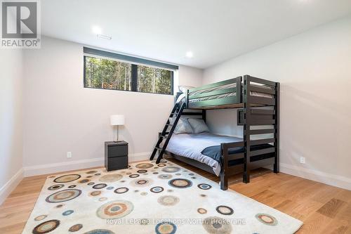 110 Pheasant Run, Blue Mountains, ON - Indoor Photo Showing Bedroom