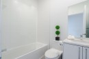 Salle de bains - 210-5792 Av. Parkhaven, Côte-Saint-Luc, QC  - Indoor Photo Showing Bathroom 