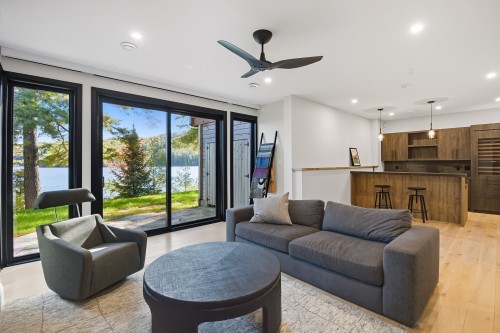 Salle familiale - 611 Ch. Montfort, Gracefield, QC - Indoor Photo Showing Living Room
