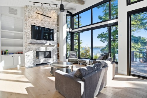 Salon - 611 Ch. Montfort, Gracefield, QC - Indoor Photo Showing Living Room With Fireplace