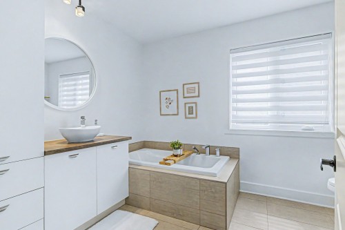 Salle de bains - 576 Rue Du Mont-Brome, Granby, QC - Indoor Photo Showing Bathroom