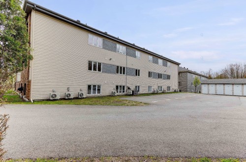 Stationnement - 576 Rue Du Mont-Brome, Granby, QC - Outdoor With Exterior
