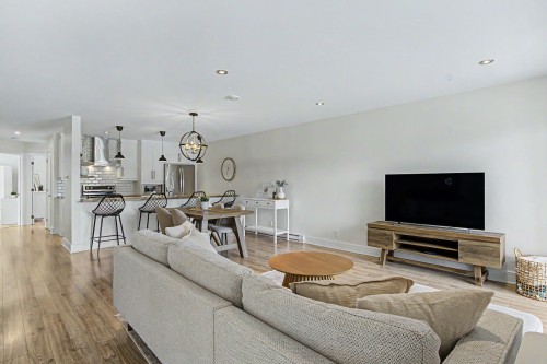 Salon - 576 Rue Du Mont-Brome, Granby, QC - Indoor Photo Showing Living Room