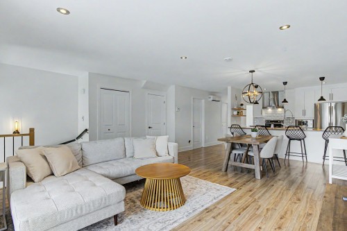 Salon - 576 Rue Du Mont-Brome, Granby, QC - Indoor Photo Showing Living Room
