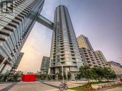 4815 - 21 ICEBOAT TERRACE Toronto, ON M5V 4A9
