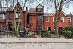111 SEATON STREET Toronto, ON M5A 2T2
