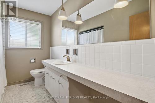 34 Yule Place, Kitchener, ON - Indoor Photo Showing Bathroom