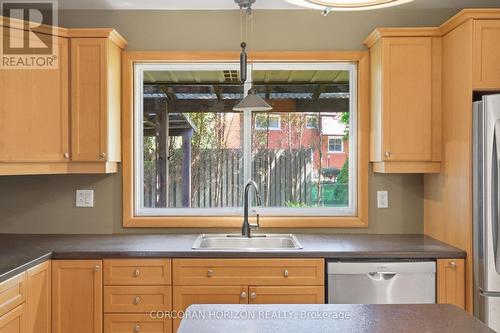34 Yule Place, Kitchener, ON - Indoor Photo Showing Kitchen