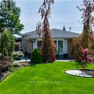 9 DEL RIA DRIVE Toronto, ON M6L 1L9