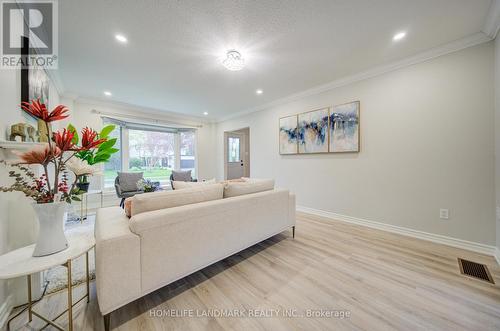 2532 Renzoni Road, Mississauga, ON - Indoor Photo Showing Living Room