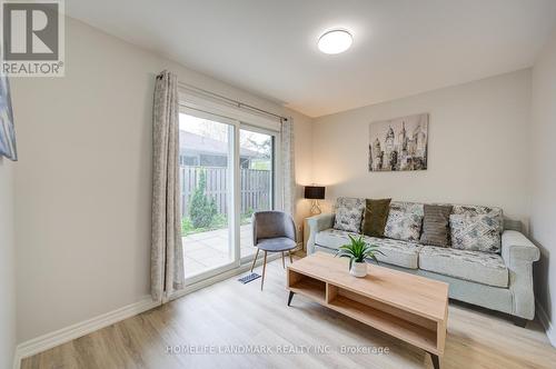 2532 Renzoni Road, Mississauga, ON - Indoor Photo Showing Living Room
