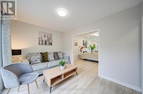 2532 Renzoni Road, Mississauga, ON - Indoor Photo Showing Living Room