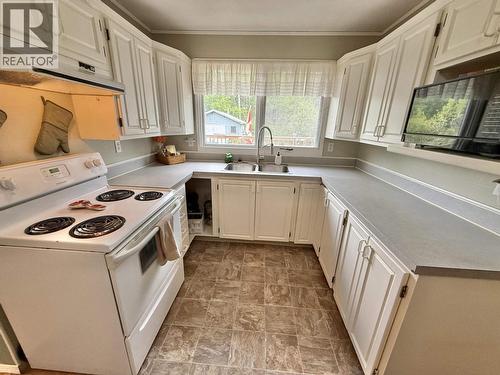192 Wolfe Road, Quesnel, BC - Indoor Photo Showing Kitchen With Double Sink