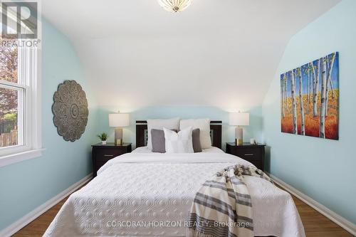 14 Lorne Crescent, Kitchener, ON - Indoor Photo Showing Bedroom