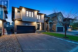 304 ANDALUSIAN CRESCENT  Ottawa, ON K2V 0C2