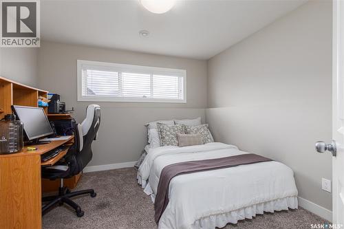 86 Brigham Road, Moose Jaw, SK - Indoor Photo Showing Living Room